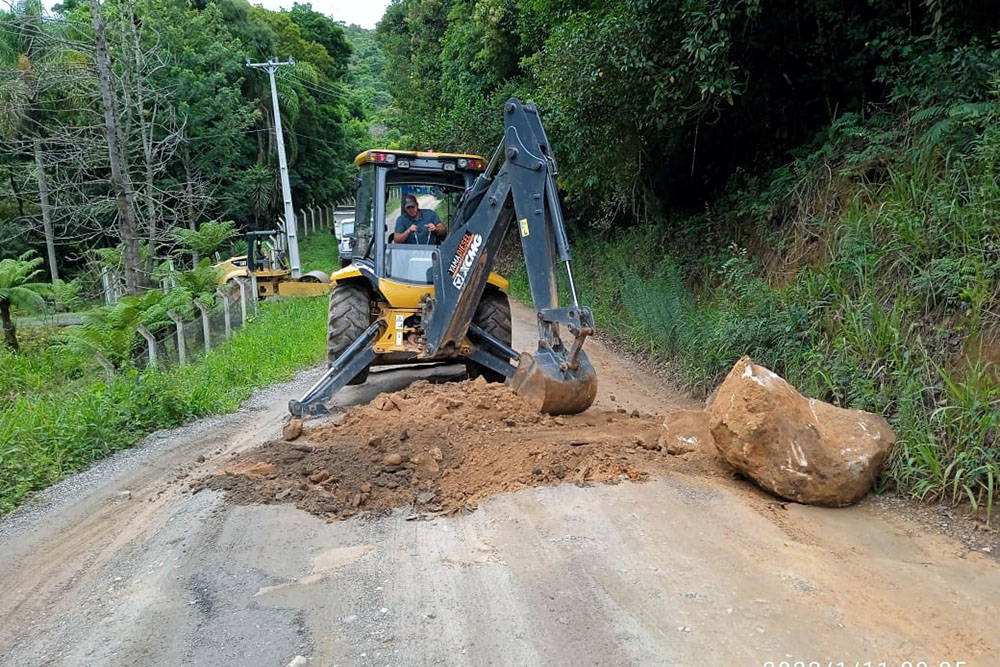 Prefeitura de Campina Grande do Sul investe cada vez mais no Interior 12 campina pag 07 02 Prefeitura de Campina Grande do Sul investe cada vez mais no Interior
