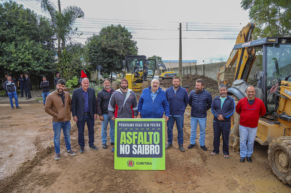 Prefeito Rafael Greca lança sexta etapa do programa Asfalto no Saibro 8 curitiba asfalto Prefeito Rafael Greca lança sexta etapa do programa Asfalto no Saibro