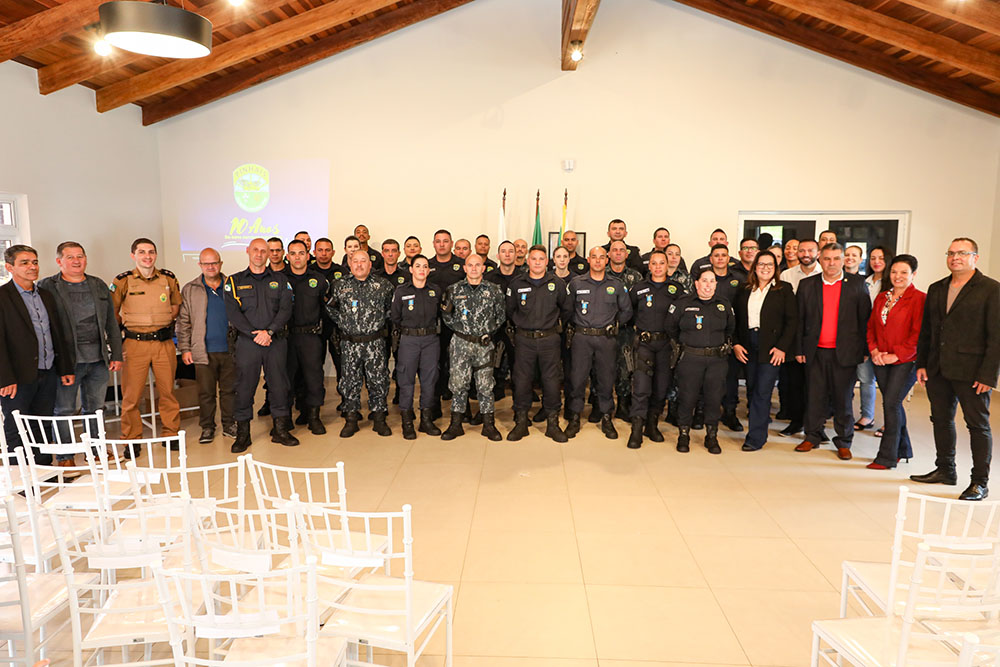 Primeira turma da Guarda Municipal de Pinhais recebe devida homenagem 7 pinhais guarda municipal Primeira turma da Guarda Municipal de Pinhais recebe devida homenagem