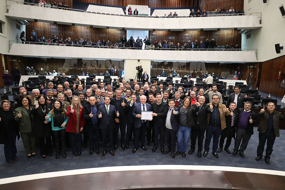 Prefeitos se mobilizam para liberação de recursos de verba indenizatória da Petrobras ao Paraná 7 alep petrobras Prefeitos se mobilizam para liberação de recursos de verba indenizatória da Petrobras ao Paraná