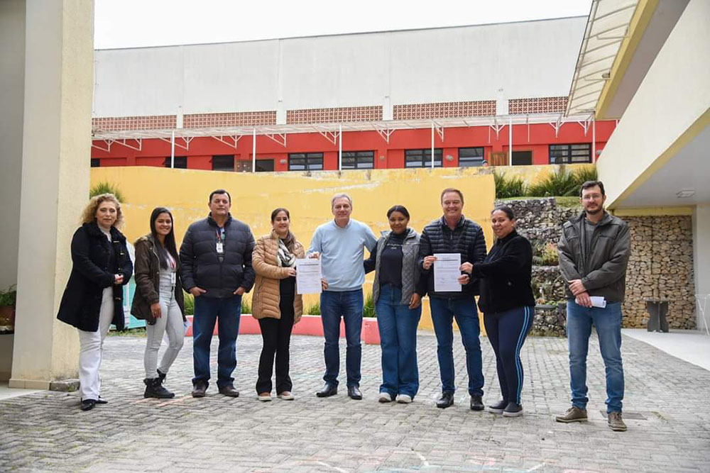 Ordens de serviço para melhorias nas escolas Barão de Mauá e Isolina Ceccon, em Colombo, são assinadas 1 colombo ordem servico Ordens de serviço para melhorias nas escolas Barão de Mauá e Isolina Ceccon, em Colombo, são assinadas