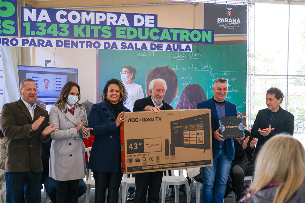 Mais 2,6 mil kits com TV e computador são entregues a escolas estaduais da RMC 5 educatron Mais 2,6 mil kits com TV e computador são entregues a escolas estaduais da RMC