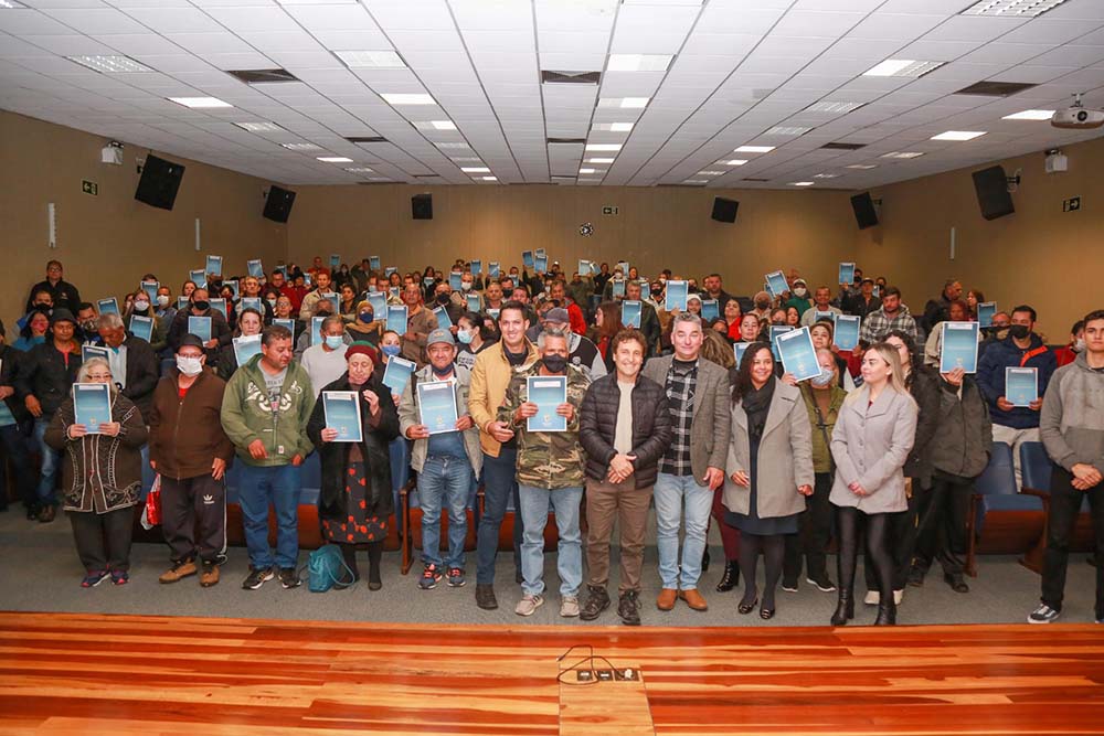 Prefeitura de Piraquara fez entrega de mais 111 novos títulos de regularização fundiária 8 piraquara regularizacao Prefeitura de Piraquara fez entrega de mais 111 novos títulos de regularização fundiária