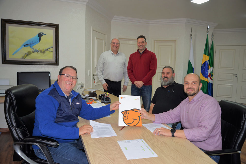 Prefeito Loreno Tolardo assina protocolo de intenções para instalação da empresa Agronutri 2 quatro barras agronutri Prefeito Loreno Tolardo assina protocolo de intenções para instalação da empresa Agronutri