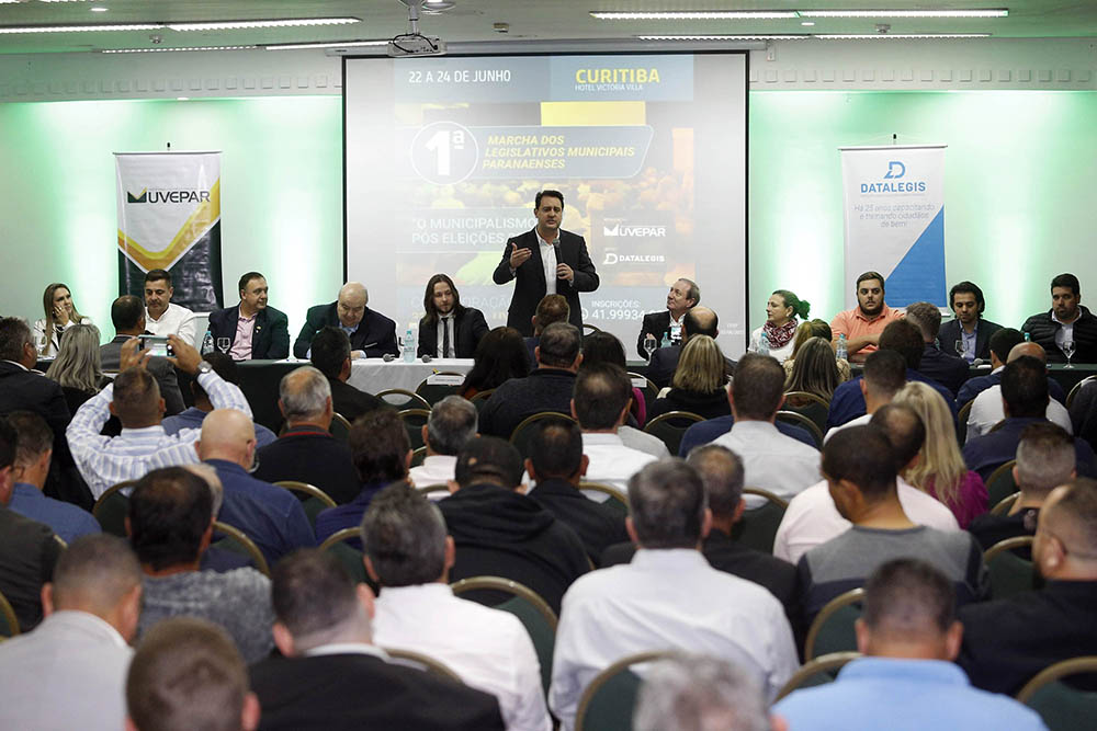 Em evento com vereadores de todo o Paraná, Ratinho Júnior destaca diálogo como princípio 7 ratinho junior 1 Em evento com vereadores de todo o Paraná, Ratinho Júnior destaca diálogo como princípio