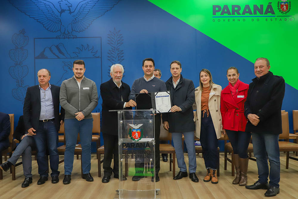 Nina Singer assina convênio com Sanepar para sistema de abastecimento de água na área rural 3 sao jose pinhais saneamento Nina Singer assina convênio com Sanepar para sistema de abastecimento de água na área rural