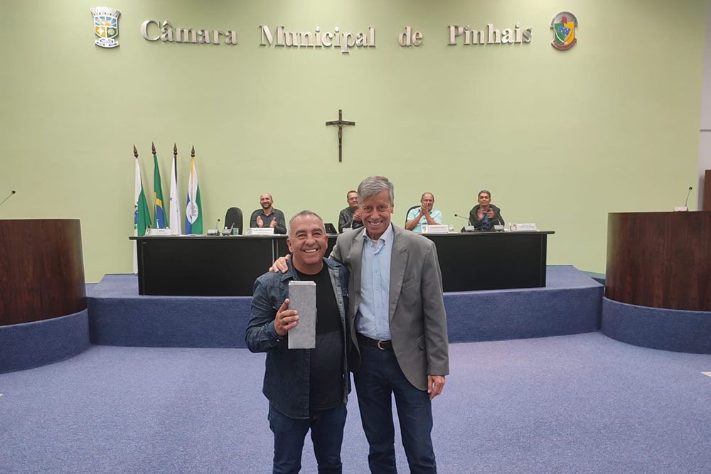 Jornal A Gazeta Cidade de Pinhais recebe da Câmara Municipal de Pinhais o título de Consagração Pública 2 camara consagracao gazeta cidade de pinhais Jornal A Gazeta Cidade de Pinhais recebe da Câmara Municipal de Pinhais o título de Consagração Pública