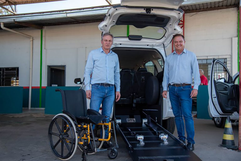 Pela primeira vez transporte escolar de Colombo recebe minivans adaptadas com acessibilidade 5 colombo minivans Pela primeira vez transporte escolar de Colombo recebe minivans adaptadas com acessibilidade