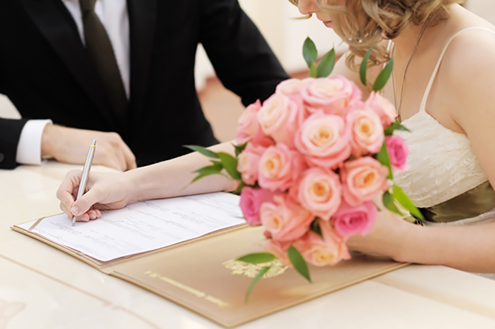 Cai 14% o número de mulheres que adotam o sobrenome do marido no casamento no Paraná 2 documentos apos casar Cai 14% o número de mulheres que adotam o sobrenome do marido no casamento no Paraná