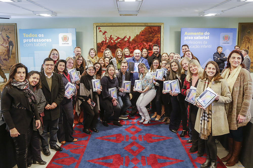 Rafael Greca anuncia salário maior para professores da educação infantil 2 greca salarios professores Rafael Greca anuncia salário maior para professores da educação infantil