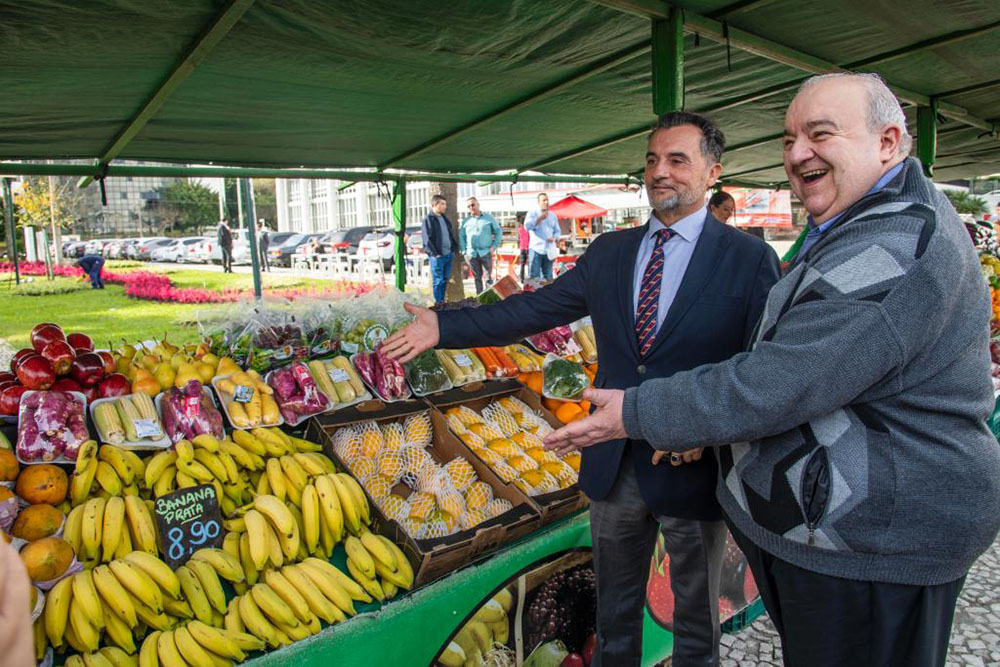 O presidente do TJPR e o prefeito de Curitiba oficializaram a parceria para a realização da Feira Livre do Centro Cívico 5 tribunal feira livre O presidente do TJPR e o prefeito de Curitiba oficializaram a parceria para a realização da Feira Livre do Centro Cívico