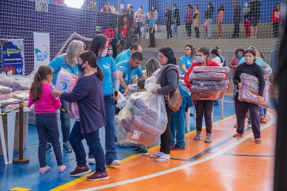 Ação Social realiza distribuição de cobertores em<br>Campina Grande do Sul 4 campina grande sul cobertor Ação Social realiza distribuição de cobertores em<br>Campina Grande do Sul