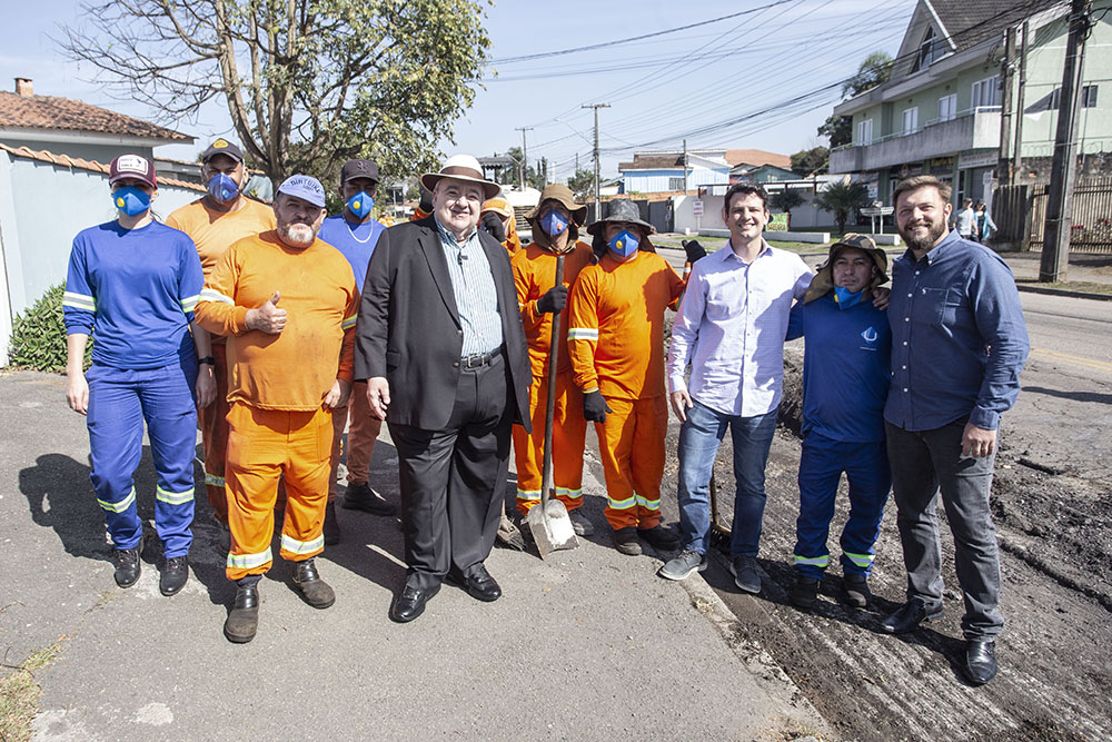Prefeito Rafael Greca lança nova fase do programa de recuperação da malha viária 1 curitiba pavimentacao Prefeito Rafael Greca lança nova fase do programa de recuperação da malha viária