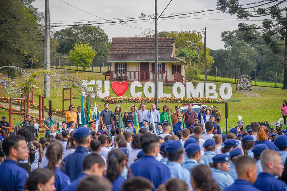 Desfile Cívico em Colombo reuniu mais de 800 estudantes 3 colombo desfile Desfile Cívico em Colombo reuniu mais de 800 estudantes