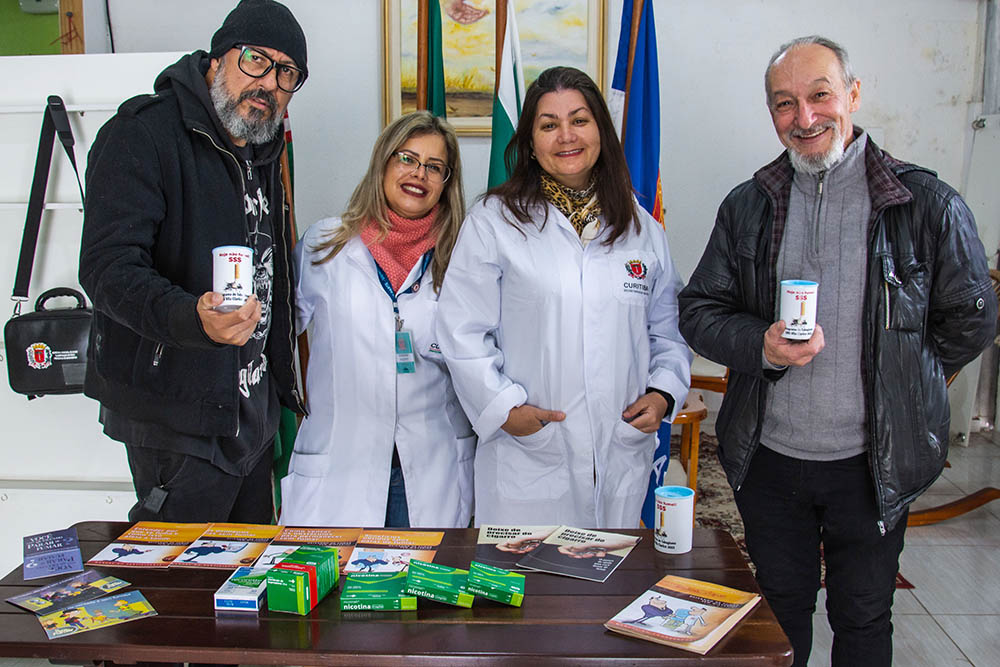 Grupos de apoio têm histórias motivantes para quem está querendo parar de fumar 2 curitiba parar fumar Grupos de apoio têm histórias motivantes para quem está querendo parar de fumar