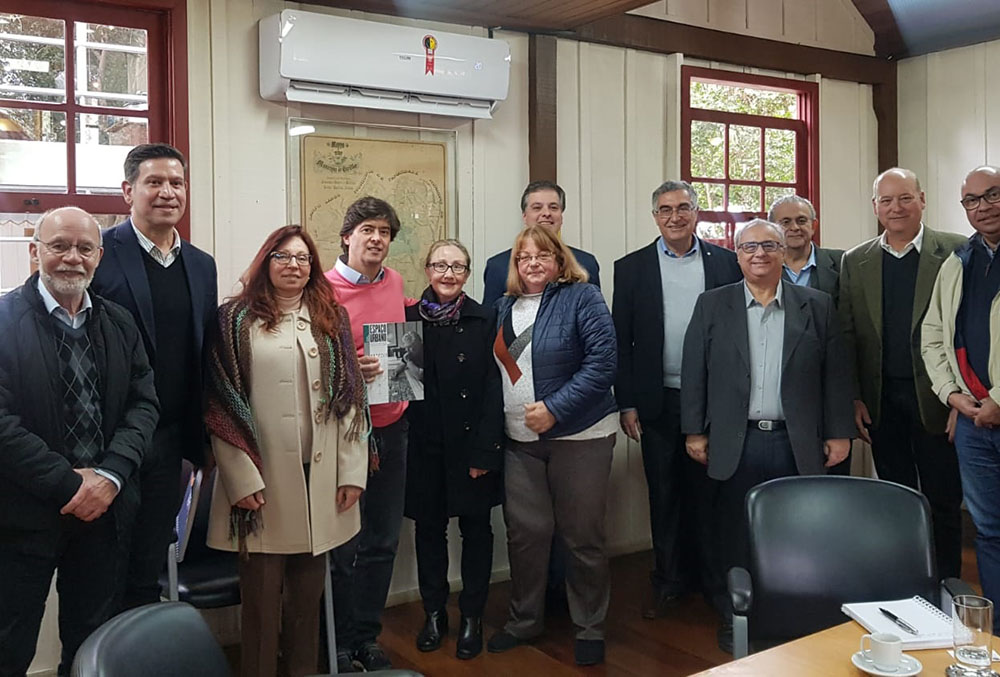 Técnicos do Brasil e Exterior buscam parcerias de planejamento com Curitiba 4 curitiba visita Técnicos do Brasil e Exterior buscam parcerias de planejamento com Curitiba