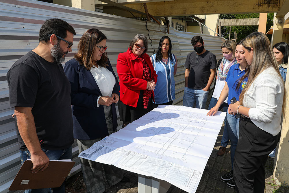 Pinhais assina ordem de serviço para retomada das obras da Escola José Brunetti Gugelmin 2 pinhais ordem servico Pinhais assina ordem de serviço para retomada das obras da Escola José Brunetti Gugelmin