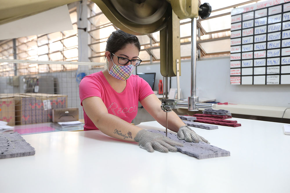 Estado do Paraná gera 12,9 mil empregos em setembro e se consolida como melhor do Sul 6 governo emprego Estado do Paraná gera 12,9 mil empregos em setembro e se consolida como melhor do Sul