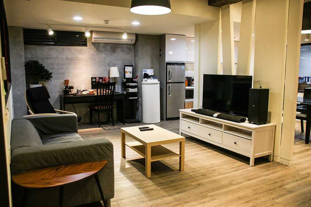 Saiba como ter uma iluminação bem mais aconchegante e funcional na sala de TV 1 iluminacao sala tv Saiba como ter uma iluminação bem mais aconchegante e funcional na sala de TV