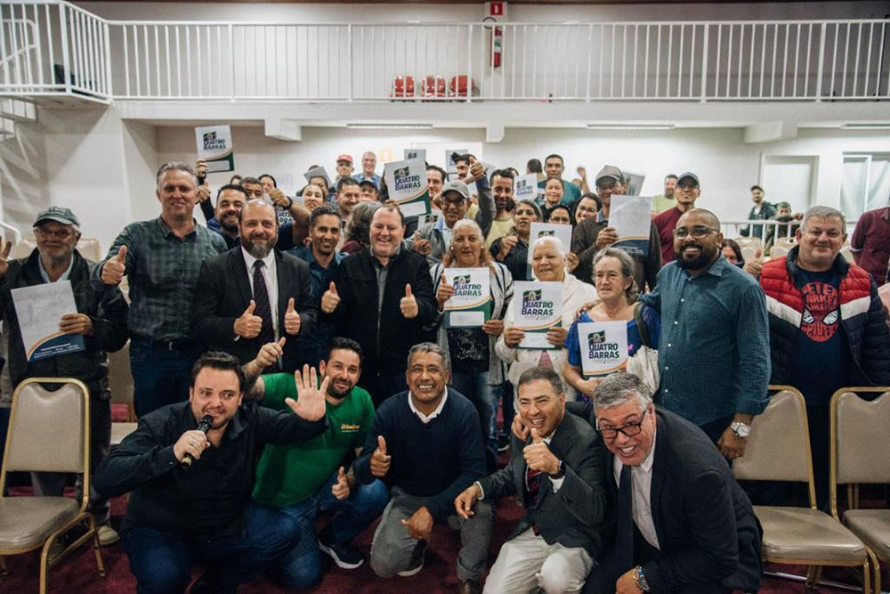 Emoção e alegria marcam a entrega de títulos de propriedade para famílias de Quatro Barras 6 quatro barras moradia legal Emoção e alegria marcam a entrega de títulos de propriedade para famílias de Quatro Barras