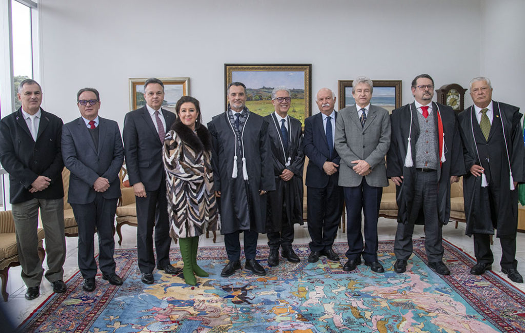 Novo desembargador toma posse no Tribunal de Justiça do Paraná 4 tjpr francisco cardoso oliveira Novo desembargador toma posse no Tribunal de Justiça do Paraná