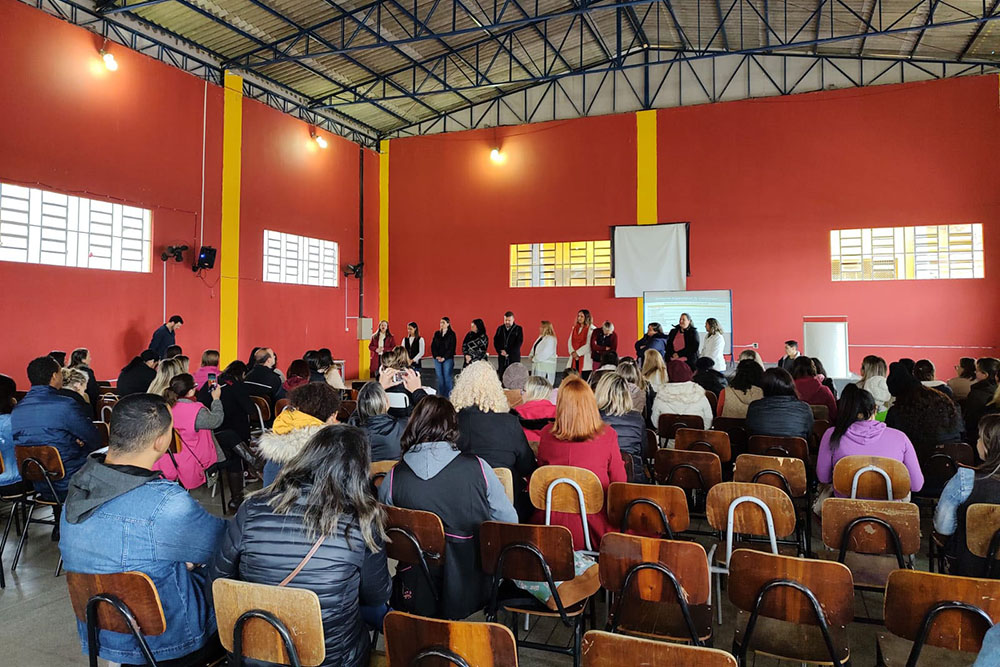 Pais, professores e técnicos administrativos participam da eleição do Conselho Municipal de Educação de Colombo 1 colombo Pais, professores e técnicos administrativos participam da eleição do Conselho Municipal de Educação de Colombo