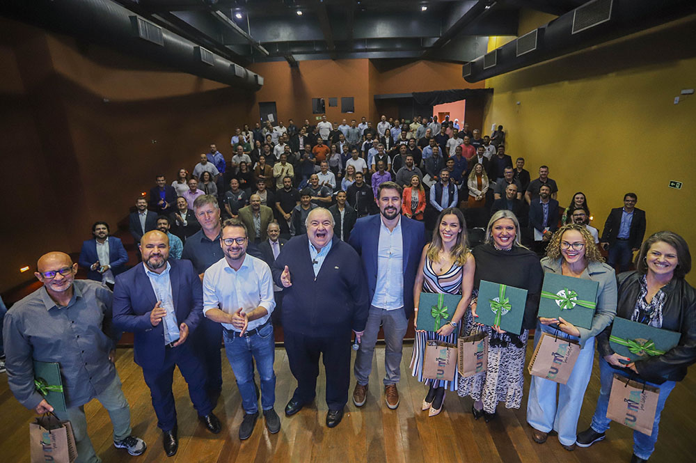 Prefeito Rafael Greca recebe secretários de esporte das cinco regiões do Brasil 4 greca esportes Prefeito Rafael Greca recebe secretários de esporte das cinco regiões do Brasil