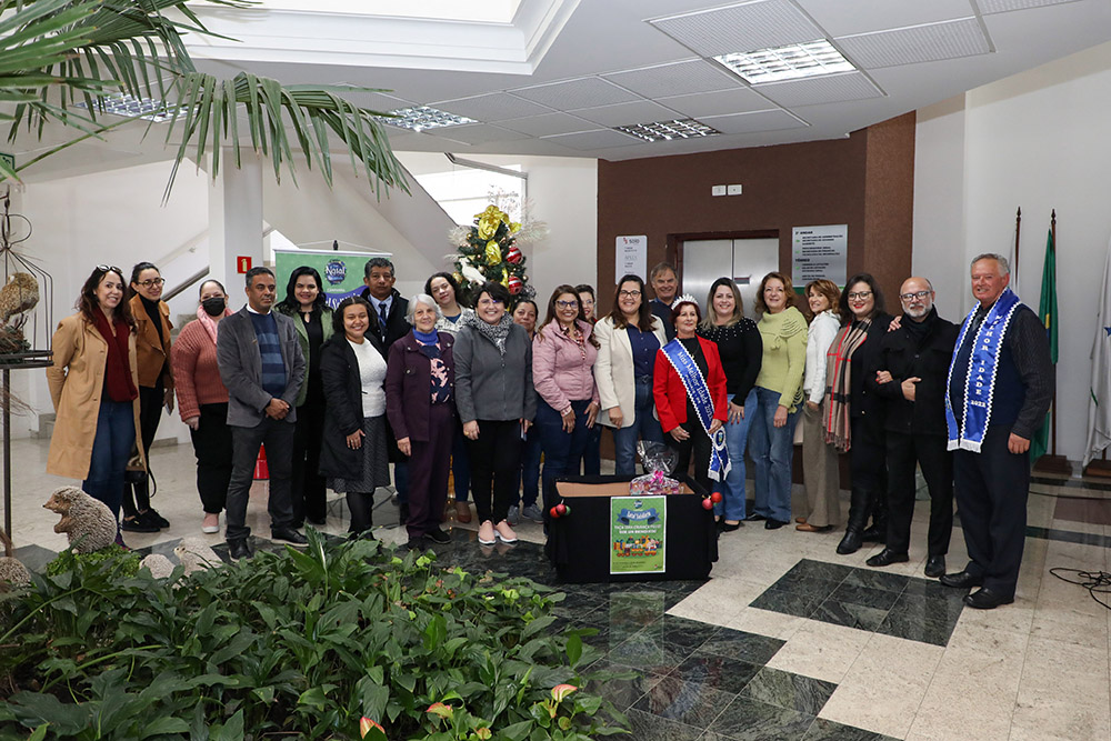 Pinhais lança campanha de doação de brinquedos Natal Solidário 3 natal solidario Pinhais lança campanha de doação de brinquedos Natal Solidário