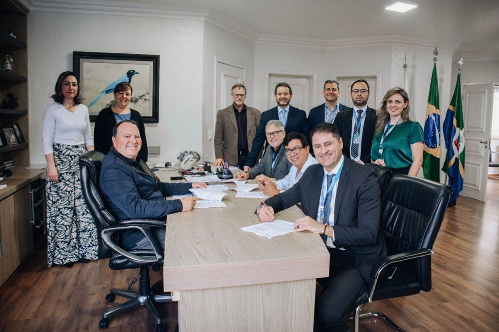 Prefeito Loreno Tolardo assina contrato de R$ 20 milhões para obras de infraestrutura urbana 2 quatro barras infraestrutura Prefeito Loreno Tolardo assina contrato de R$ 20 milhões para obras de infraestrutura urbana