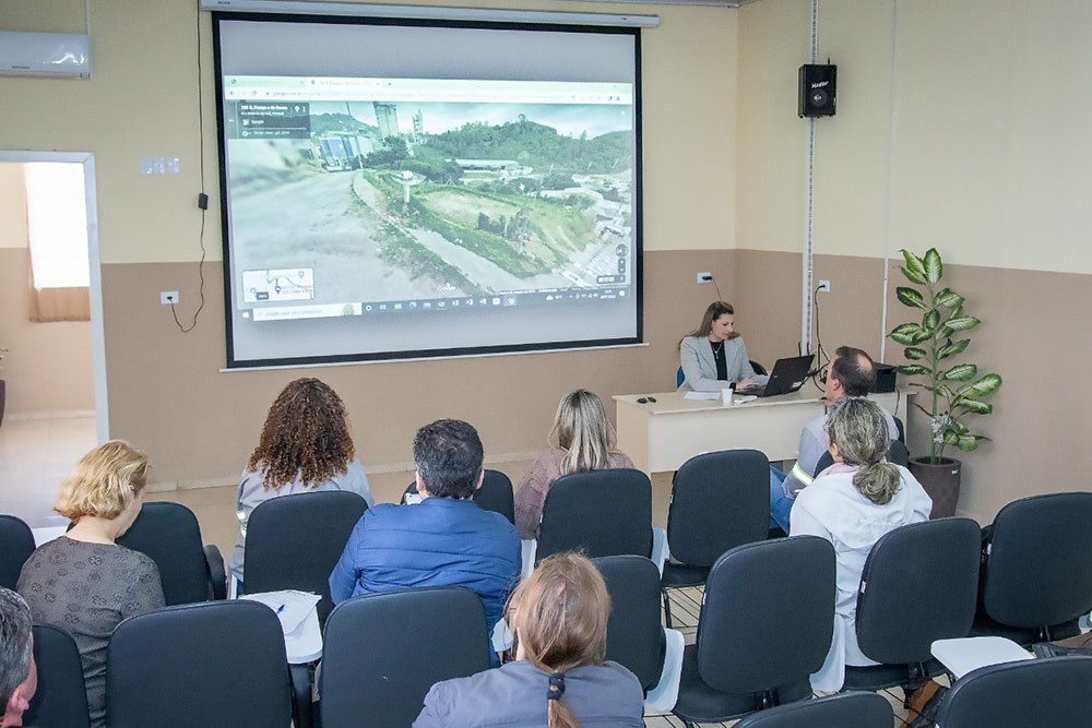 Prefeitura de Rio Branco do Sul recebe projeto da Votorantim Cimentos para reforma da Avenida Industrial 8 rio branco sul Reuniao Votorantim Prefeitura de Rio Branco do Sul recebe projeto da Votorantim Cimentos para reforma da Avenida Industrial
