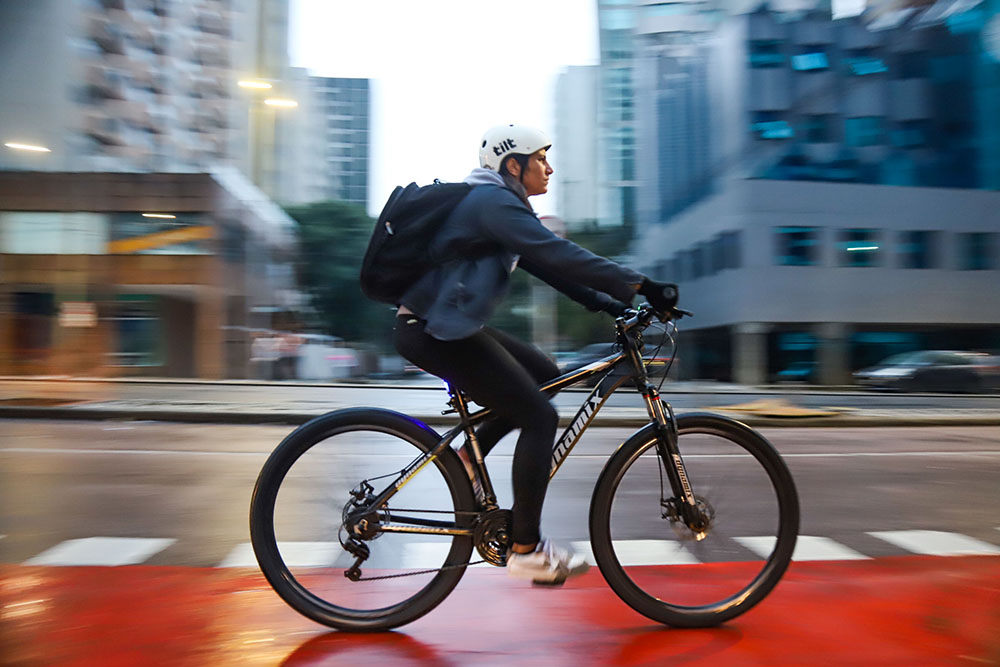 Razões para escolher a bicicleta como meio de transporte 8 CICLOFAIXAEMCURITIBA FOTODANIELCASTELLANO SMCS DIVULGACAO Razões para escolher a bicicleta como meio de transporte