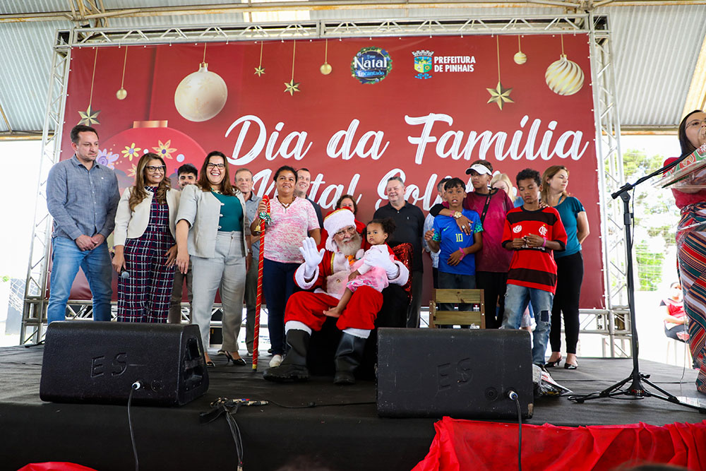 Mais de 1.200 pessoas participaram dos eventos da Secretaria de Assistência Social de Pinhais 1 dia da familia foto rafael pto 055 Mais de 1.200 pessoas participaram dos eventos da Secretaria de Assistência Social de Pinhais