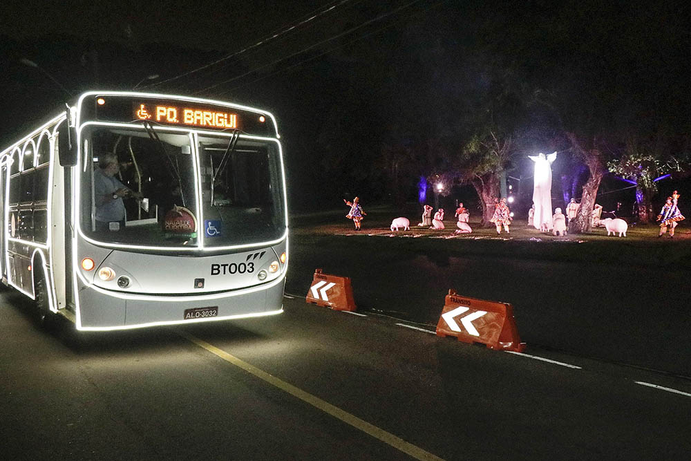 Linhas especiais de ônibus vão passar por três roteiros com decoração do Natal 9 onibus natal Linhas especiais de ônibus vão passar por três roteiros com decoração do Natal