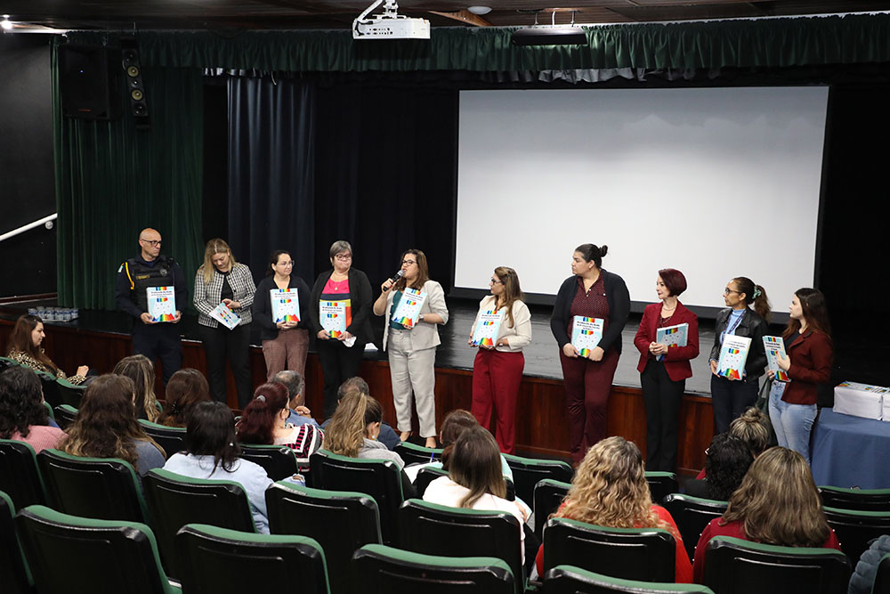 Município lança Protocolo da Rede de Proteção da Família de Pinhais 4 pinhais lancamento protocolo rede protecao Município lança Protocolo da Rede de Proteção da Família de Pinhais