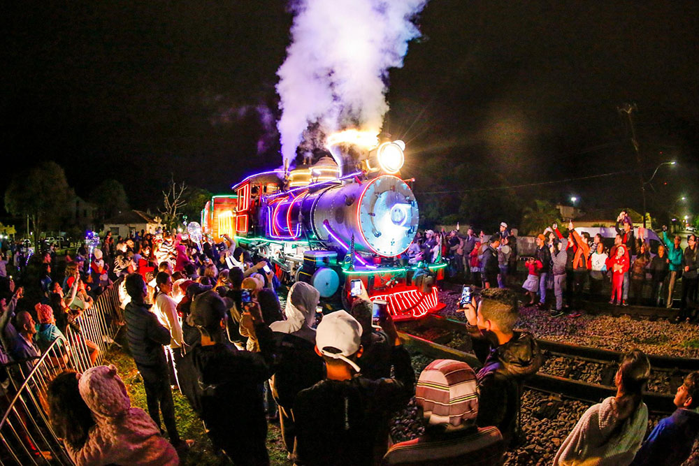 Maria Fumaça “A magia sobre os Trilhos” é confirmada como atração do Natal em Piraquara 4 piraquara maria fumaca Maria Fumaça “A magia sobre os Trilhos” é confirmada como atração do Natal em Piraquara