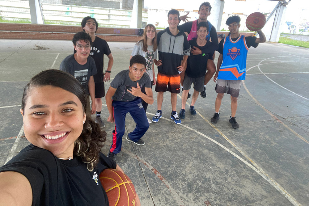 Jovens agentes de cidadania do Centro da Juventude de Pinhais são aprovados na UFPR 9 agentes de cidadania