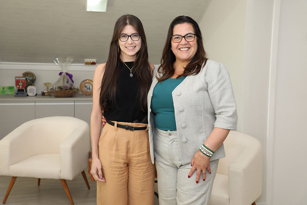 Prefeita Rosa Maria recebe a visita da nova delegada adjunta de Pinhais 3 nova delegada adjunta de Pinhais