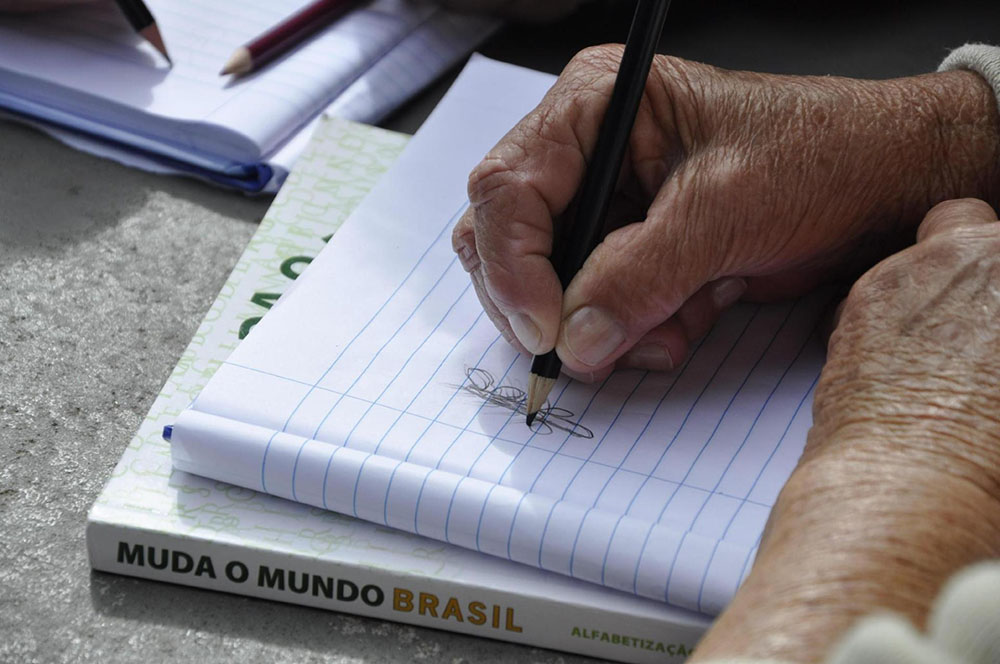 Estão abertas as matrículas para a 1ª Etapa da EJA na cidade de Pinhais 2 EJA Pinhais