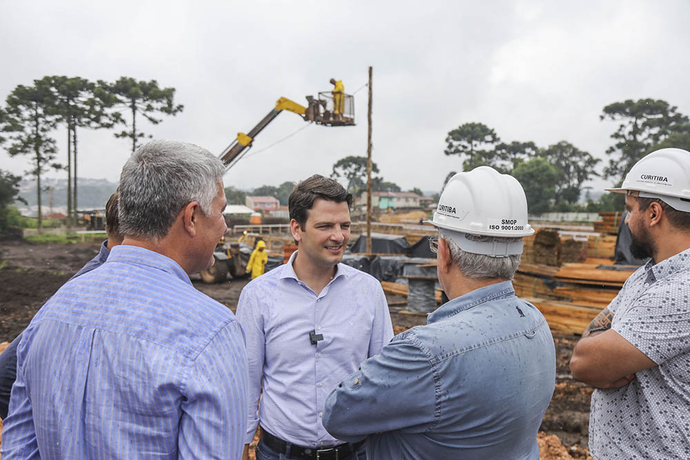 Eduardo Pimentel vistoria andamento de obras no Bairro Novo do Caximba 4 Eduardo Pimentel