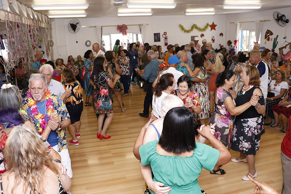 No Festerê do CCI de Pinhais ninguém fica parado 3 Festerê do CCI