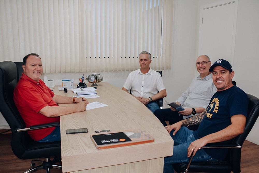 Loreno Tolardo assina ordem de serviço para implantação de ‘meu campinho’ em mais oito espaços escolares 3 meu campinho