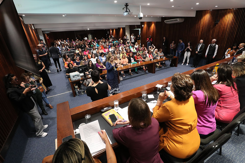 Assembleia Legislativa do Paraná recebe 1º Encontro de Prefeitas e Vereadoras 4 Encontro de Prefeitas e Vereadoras