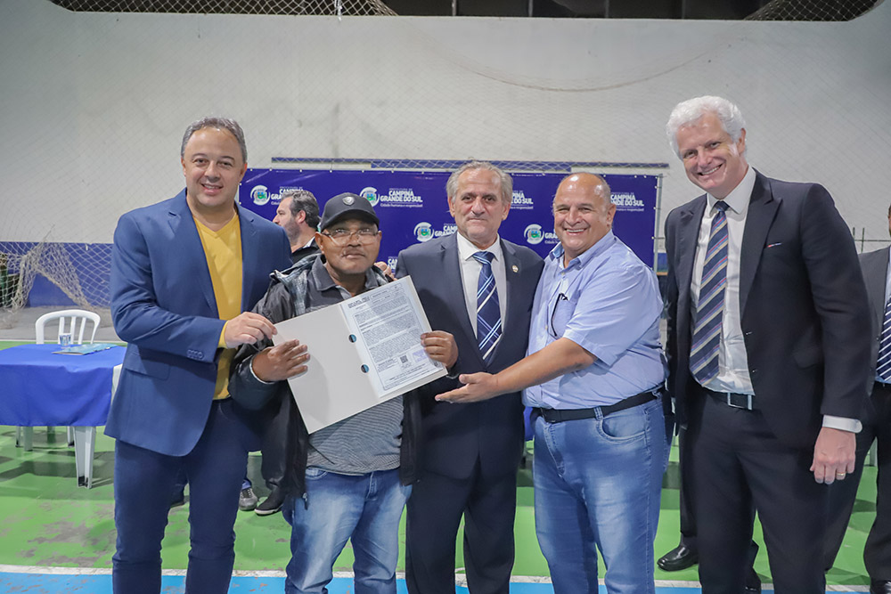 193 famílias de Campina Grande do Sul receberam Registros de Imóveis pelo Programa Moradia Legal 5 Programa Moradia Legal