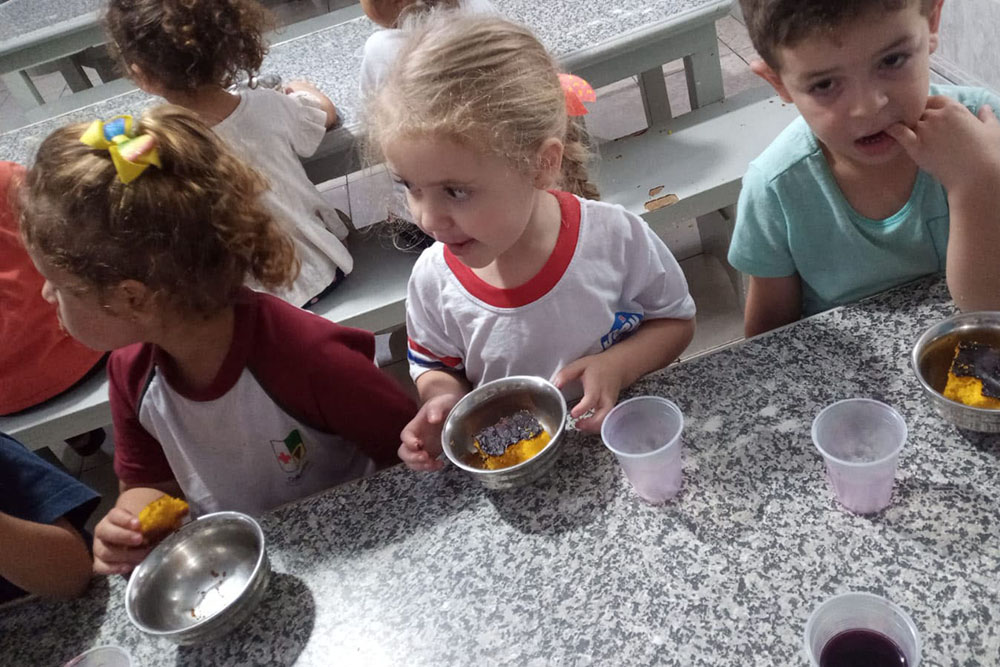 Normativa que proíbe o uso de açúcar nos alimentos para os alunos da rede municipal de Colombo é colocada em prática 6 Normativa que proíbe o uso de açúcar