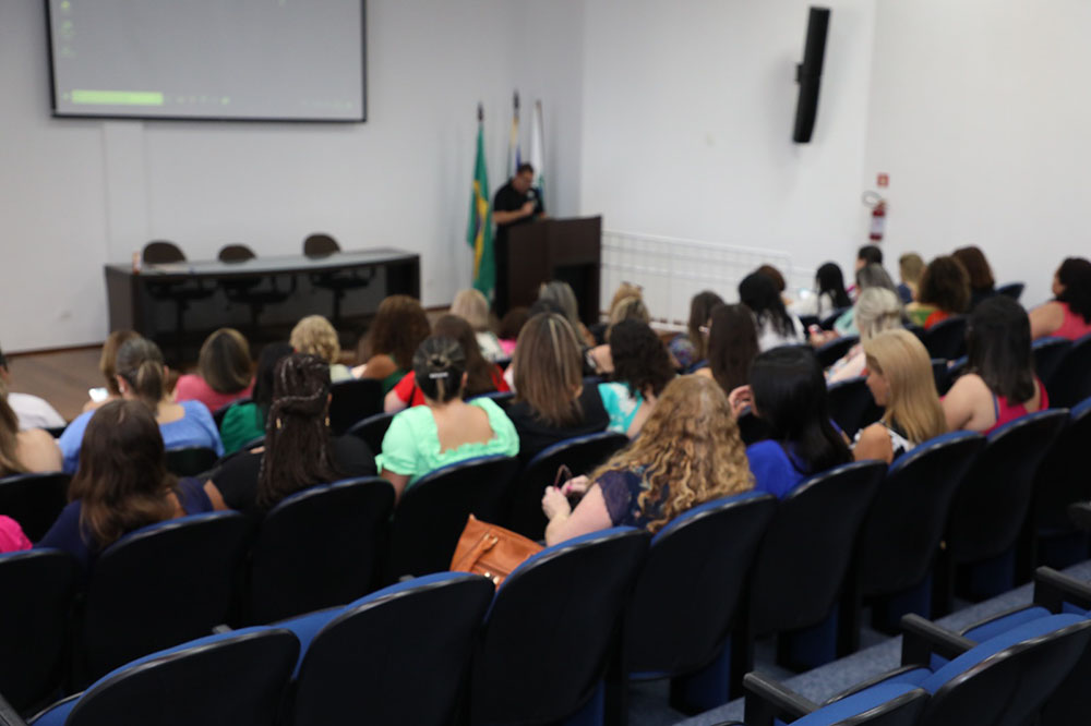 Secretaria de Assistência Social elabora Plano Municipal de Políticas para as Mulheres de Pinhais 7 Plano Municipal de Políticas para as Mulheres de Pinhais