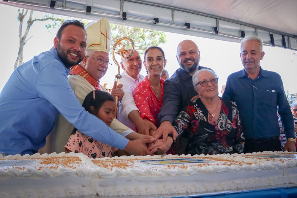O aniversário foi de São José dos Pinhais, mas quem ganhou presentes foi a população 1 aniversário de São José dos Pinhais