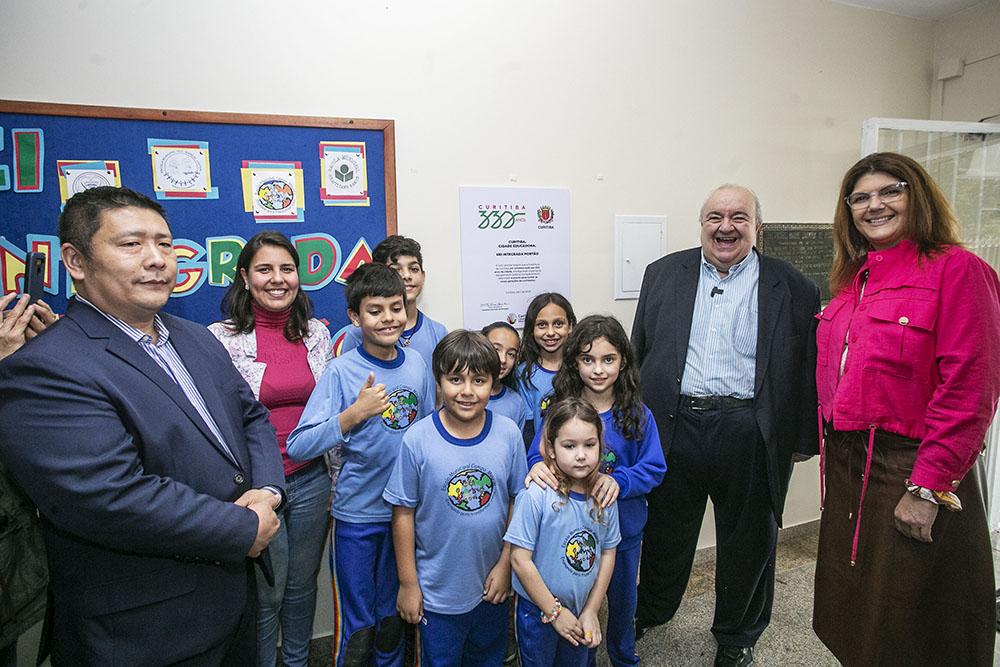 Rafael Greca entrega UEI para atender 600 crianças e mais vagas em creche 1 vagas em creche