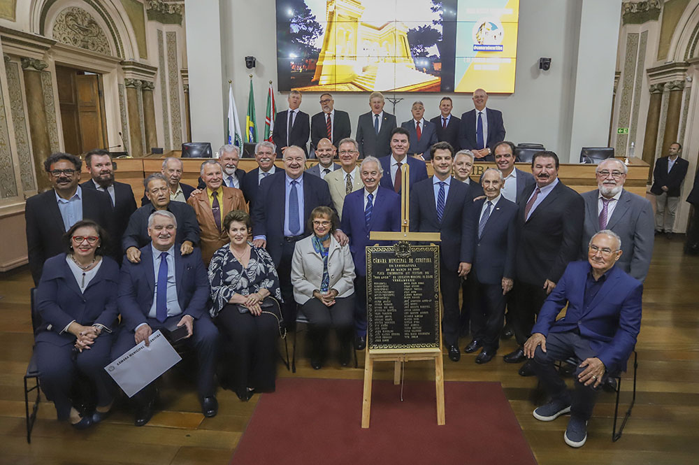 Greca e vereadores da 11ª Legislatura se reencontram na Câmara de Curitiba 8 Greca e vereadores