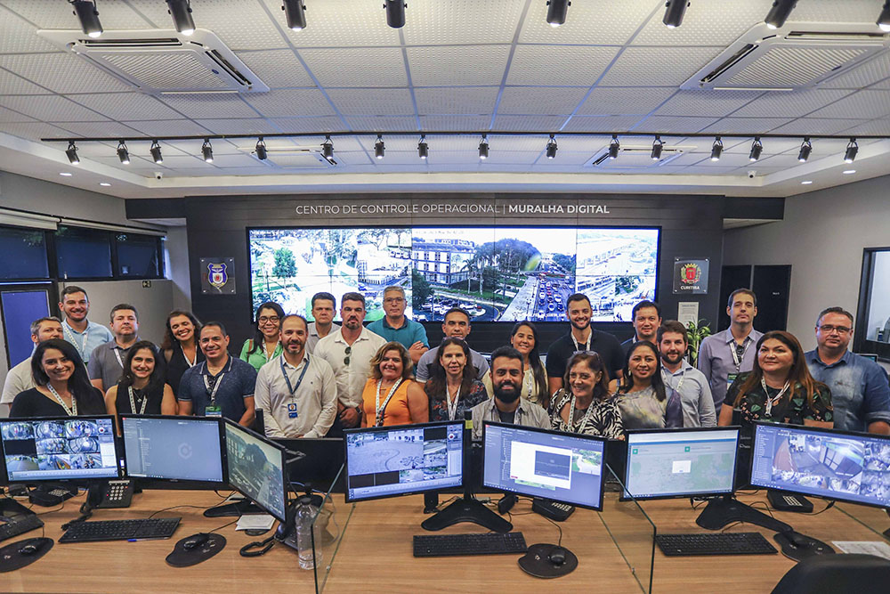 Prefeitos de todo país conhecem a Muralha Digital de Curitiba 8 muralha digital