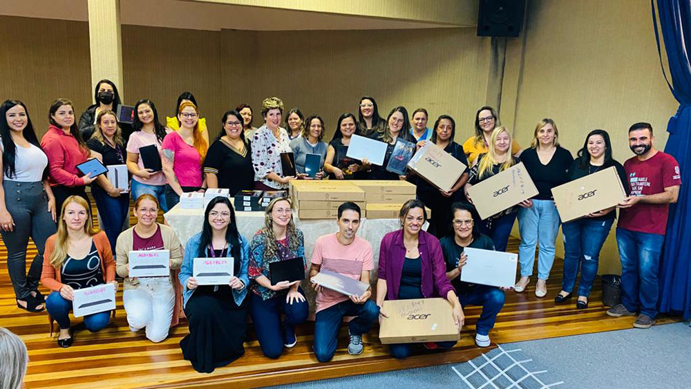Prefeitura de Piraquara realizará entrega de notebooks e tablets para uso dos estudantes 7 entrega de notebooks